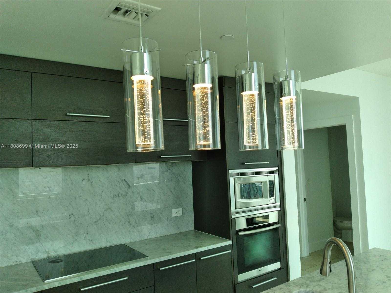 Small Image of Miami Number 9