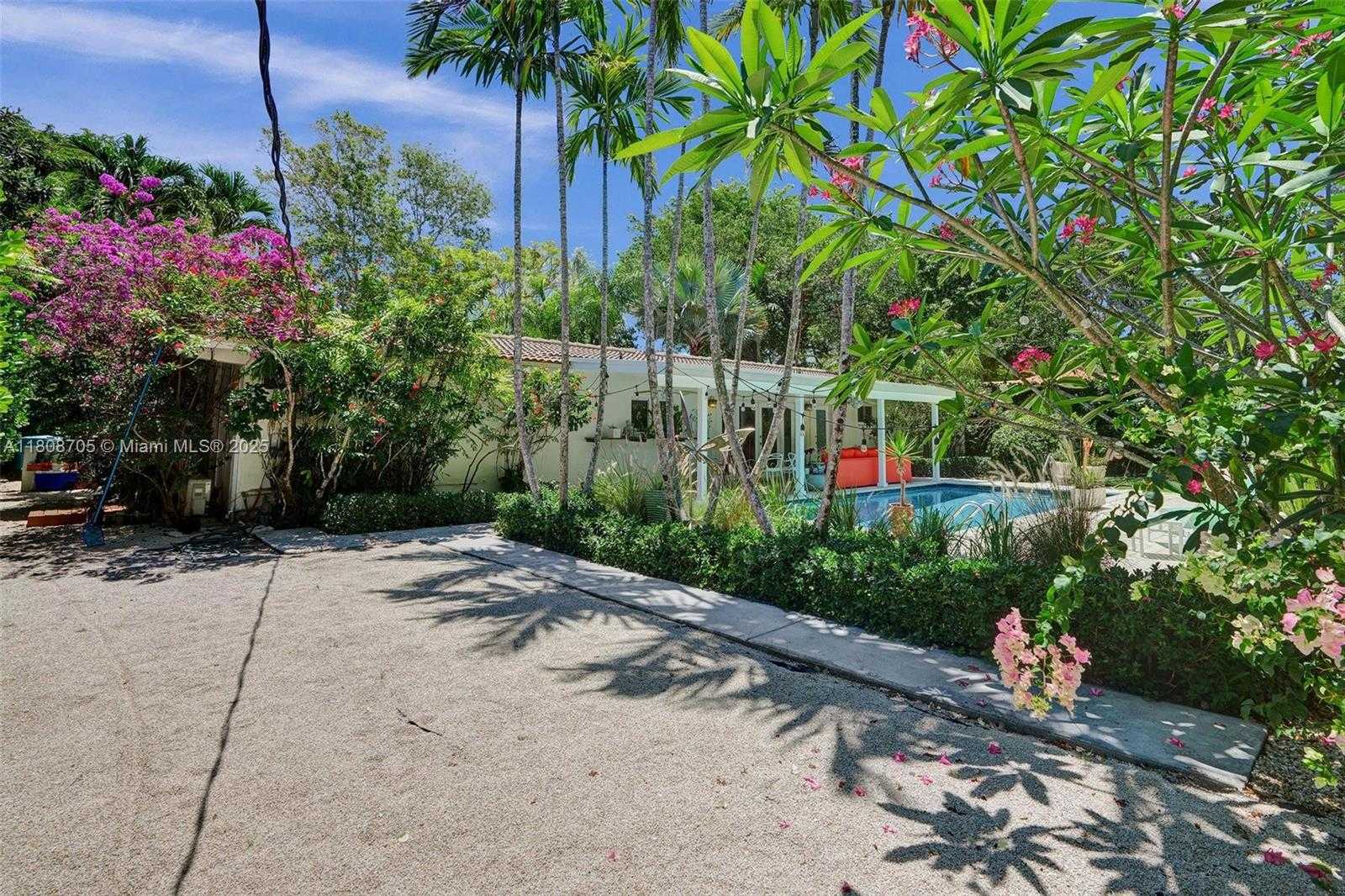 Small Image of 13120 SOUTH WEST 82ND CT, Pinecrest Number 40