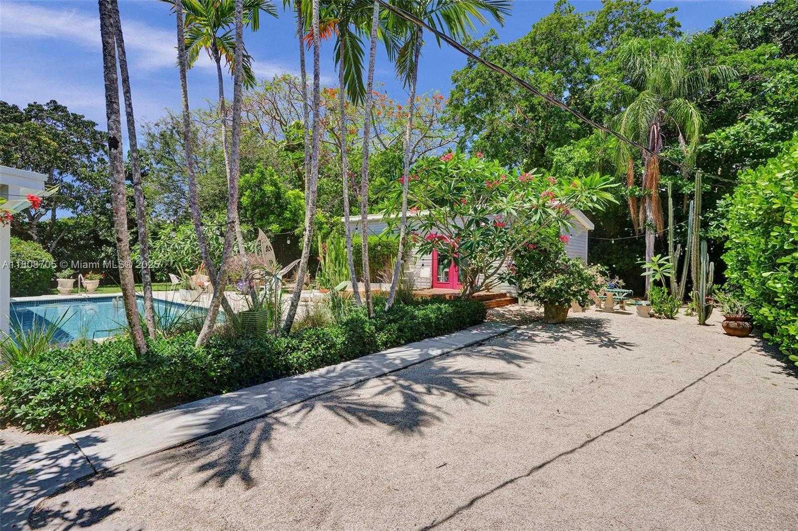 Small Image of 13120 SOUTH WEST 82ND CT, Pinecrest Number 41
