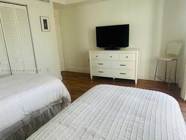 Small Image of 10275 COLLINS AVE #223, Bal Harbour Number 23