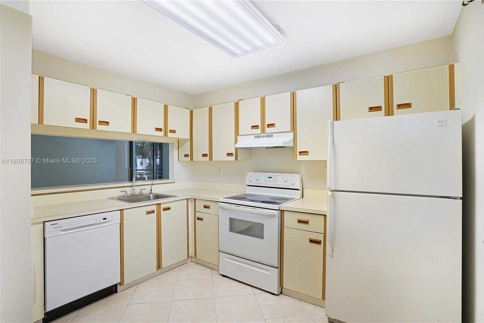 Small Image of 3570 MAGELLAN CIR #228-2, Aventura Number 10