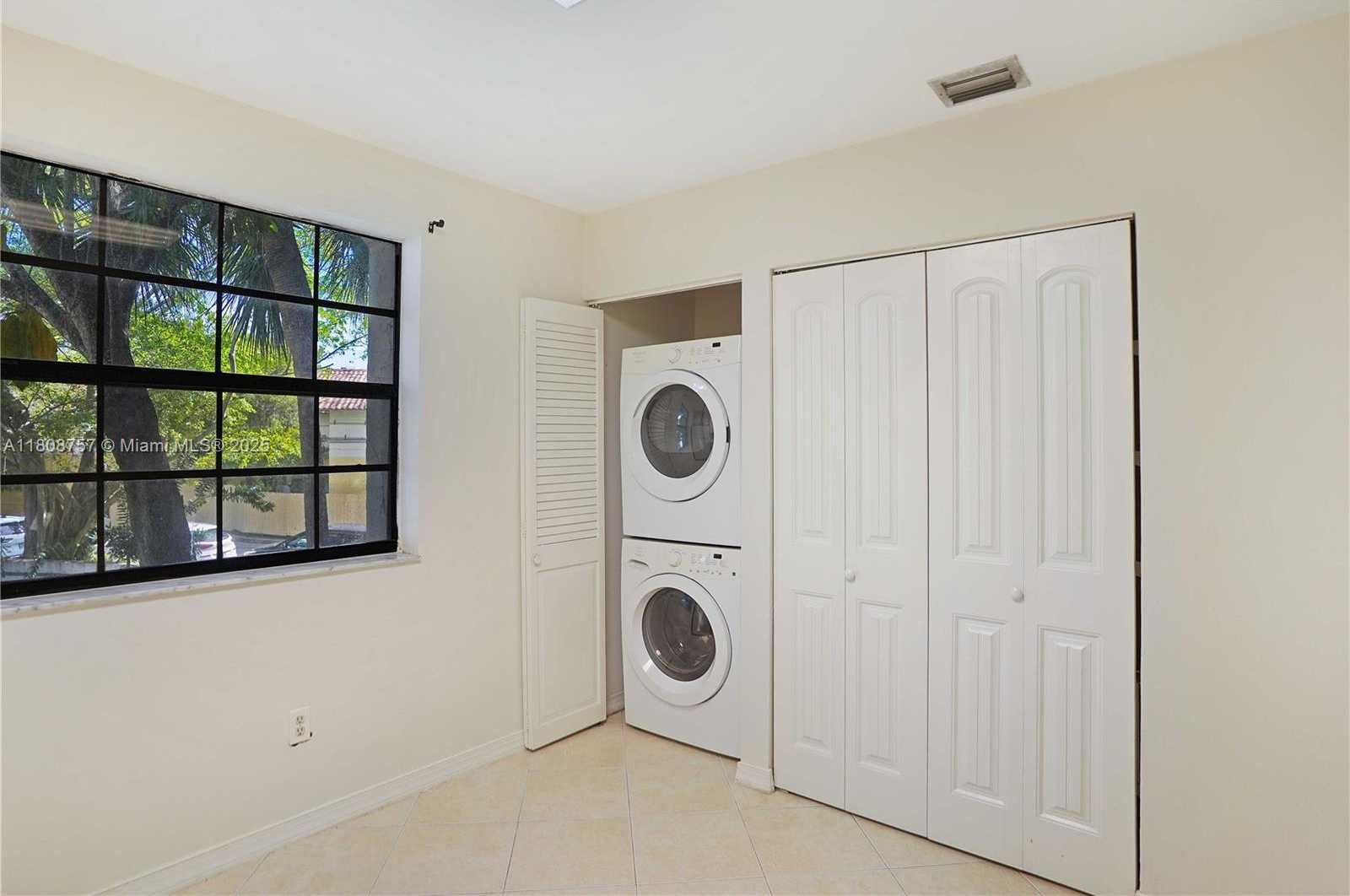 Small Image of 3570 MAGELLAN CIR #228-2, Aventura Number 11