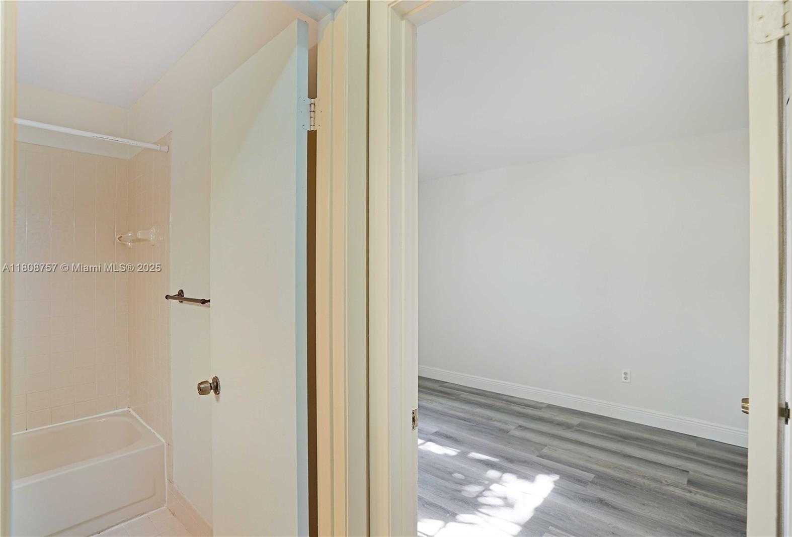 Small Image of 3570 MAGELLAN CIR #228-2, Aventura Number 32