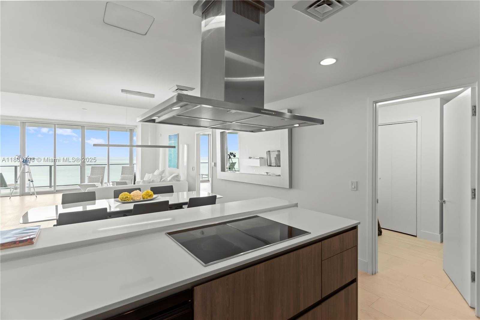 Small Image of 350 OCEAN DR #904N, Key Biscayne Number 16