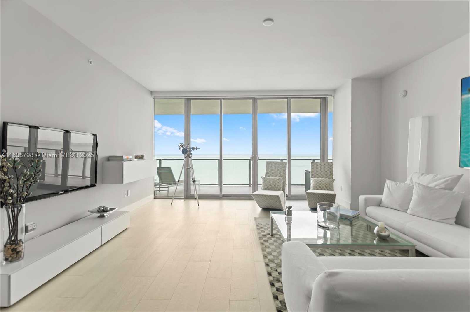 Small Image of 350 OCEAN DR #904N, Key Biscayne Number 24