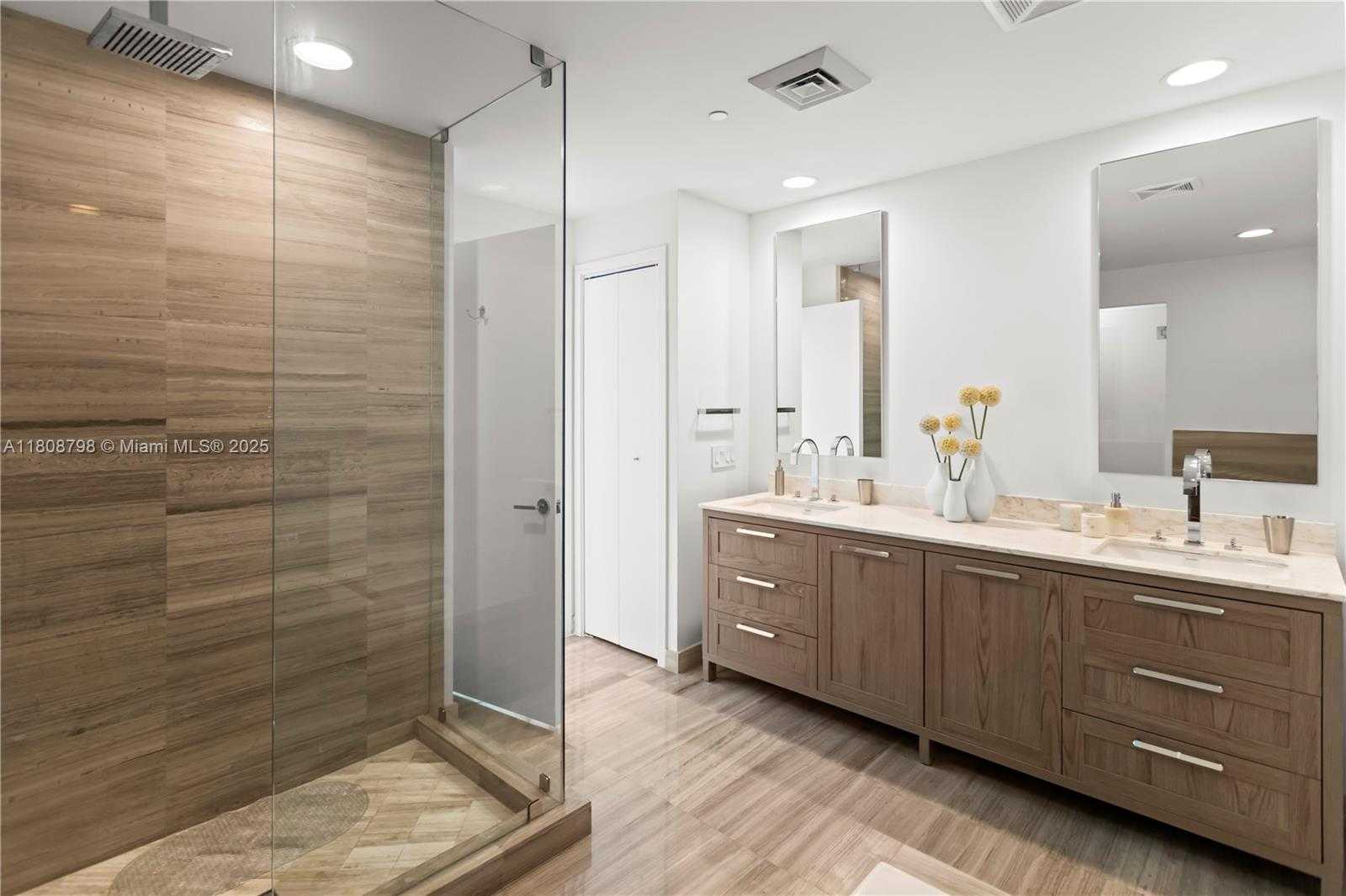 Small Image of 350 OCEAN DR #904N, Key Biscayne Number 42