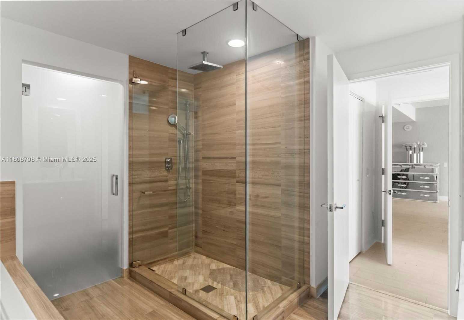 Small Image of 350 OCEAN DR #904N, Key Biscayne Number 43