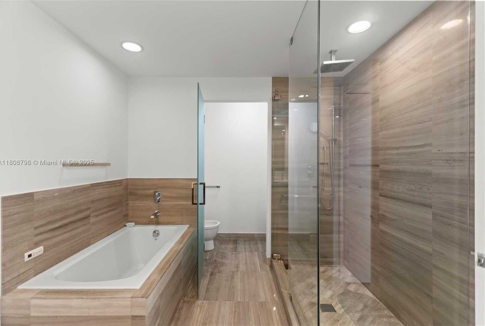 Small Image of 350 OCEAN DR #904N, Key Biscayne Number 44