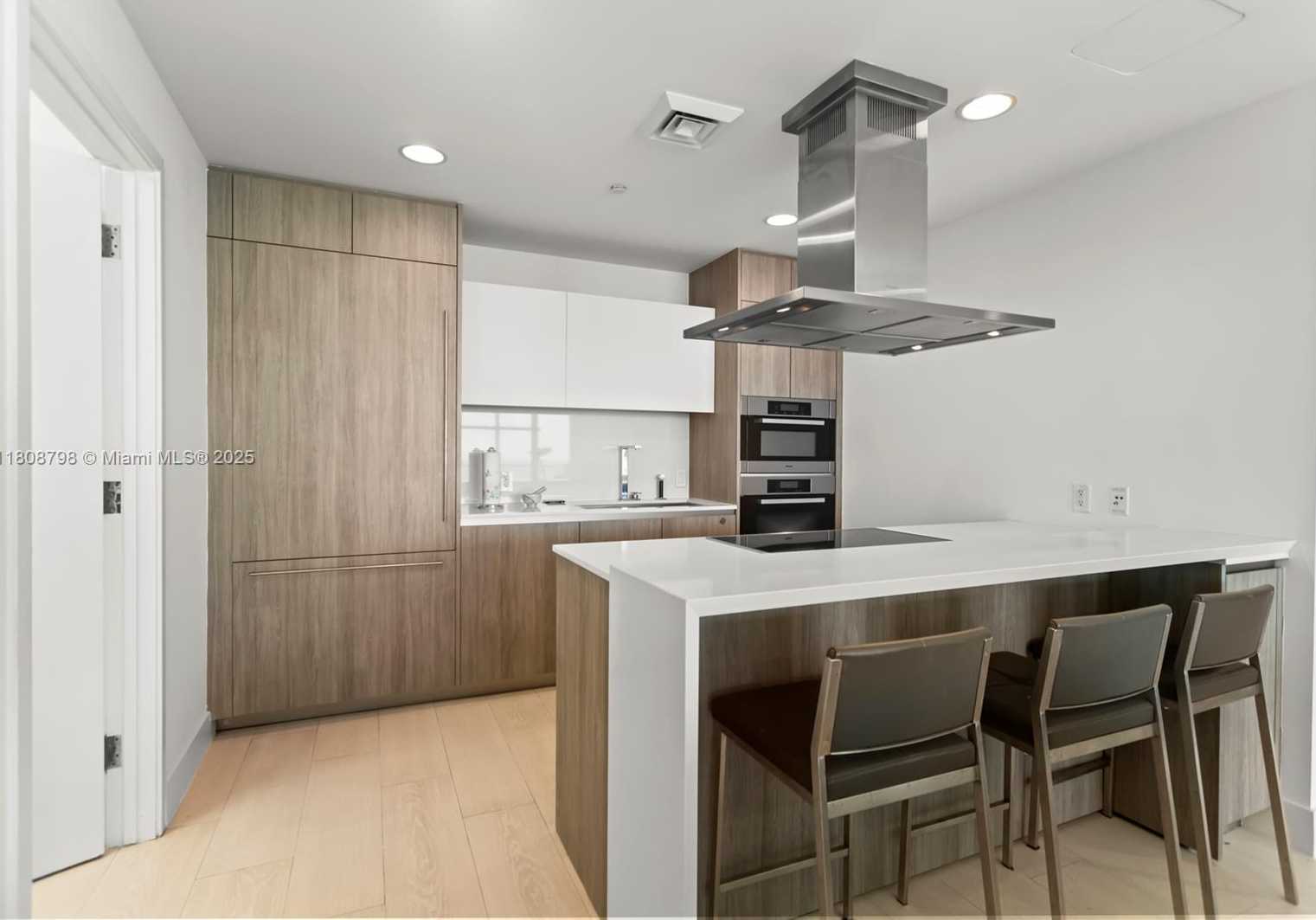 Small Image of 350 OCEAN DR #904N, Key Biscayne Number 46