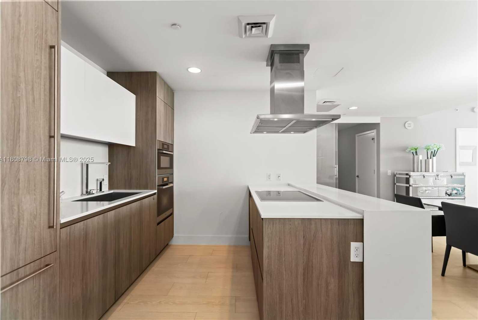 Small Image of 350 OCEAN DR #904N, Key Biscayne Number 47