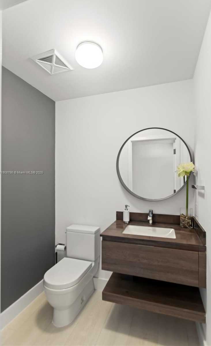 Small Image of 350 OCEAN DR #904N, Key Biscayne Number 50