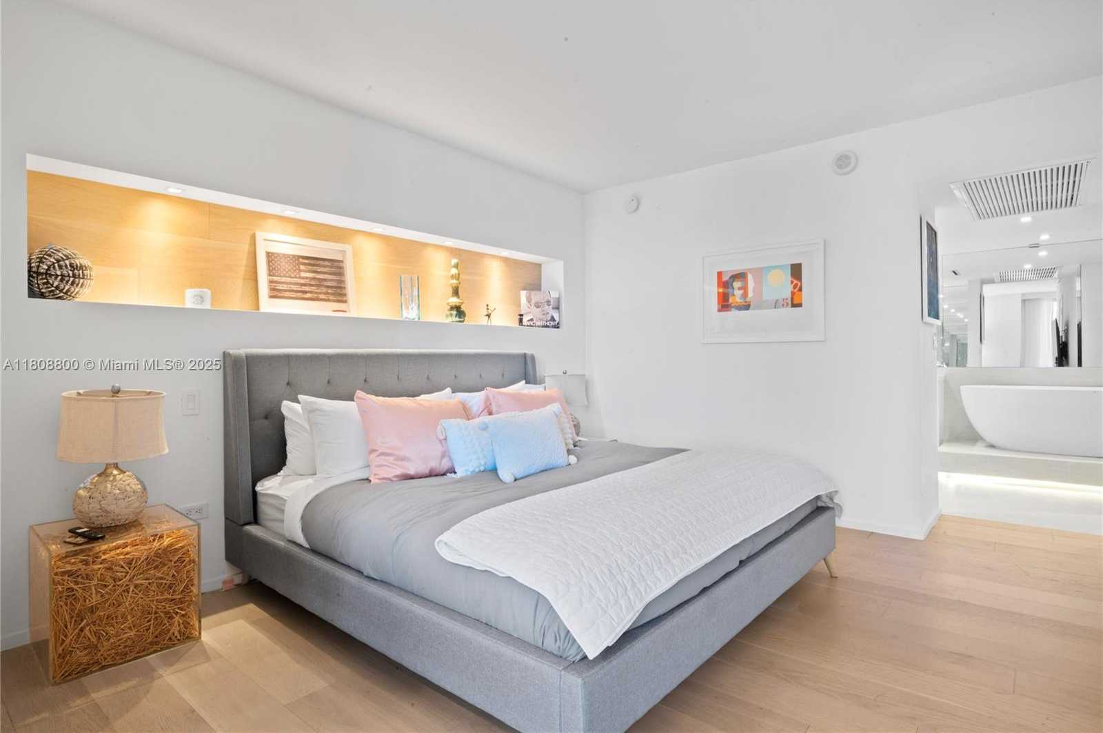 Small Image of 2301 COLLINS AVE #624, Miami Beach Number 10