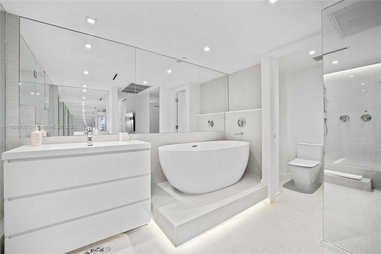 Small Image of 2301 COLLINS AVE #624, Miami Beach Number 19