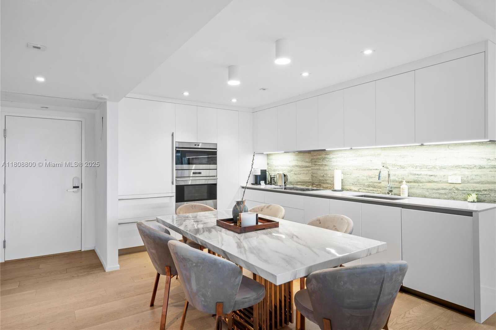 Small Image of 2301 COLLINS AVE #624, Miami Beach Number 5