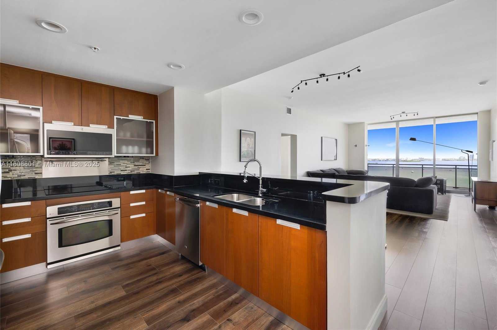 Small Image of 7901 HISPANOLA AVE #1605, North Bay Village Number 11