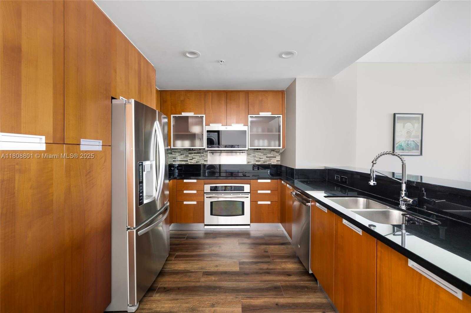 Small Image of 7901 HISPANOLA AVE #1605, North Bay Village Number 12
