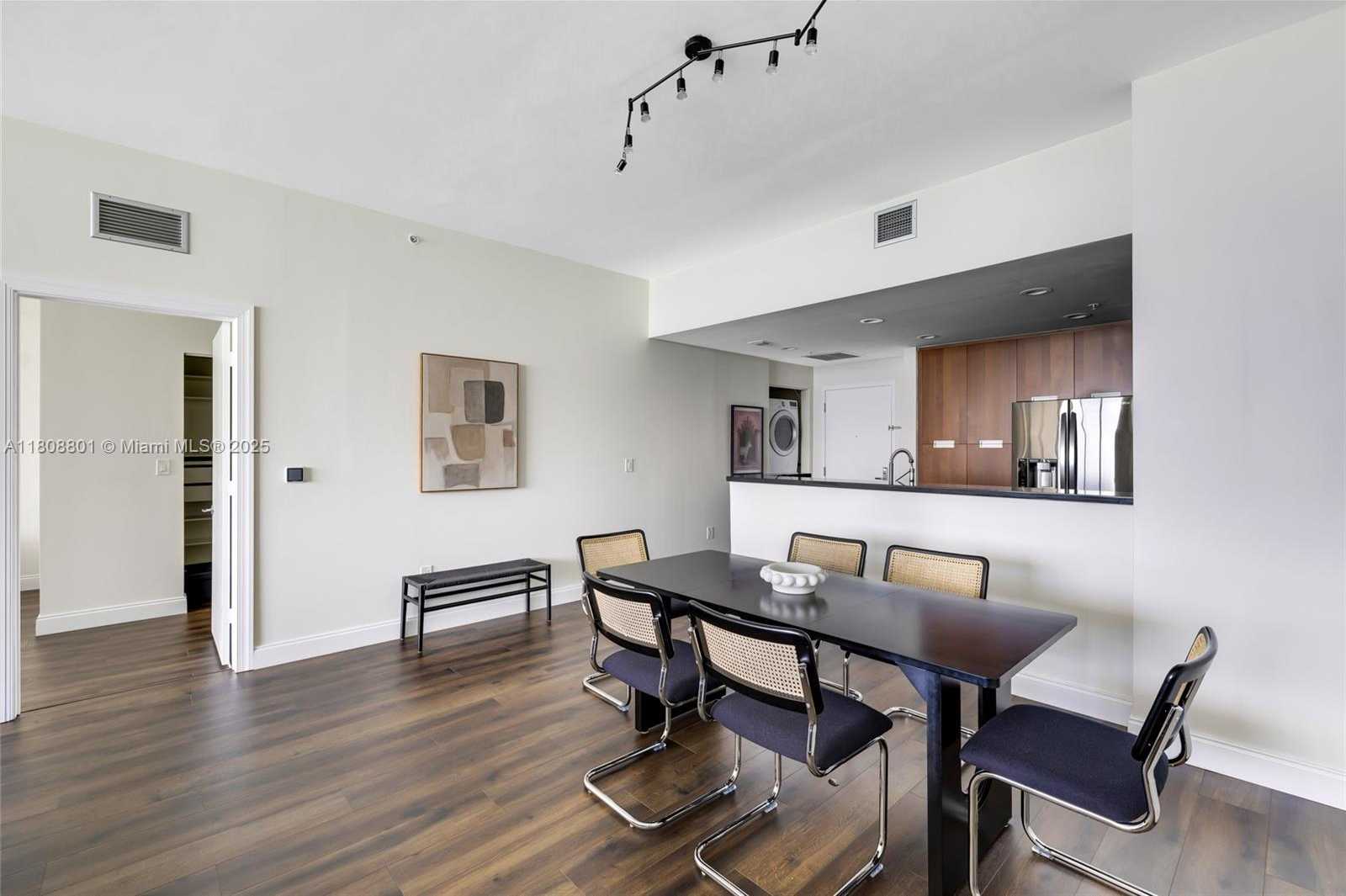 Small Image of 7901 HISPANOLA AVE #1605, North Bay Village Number 15
