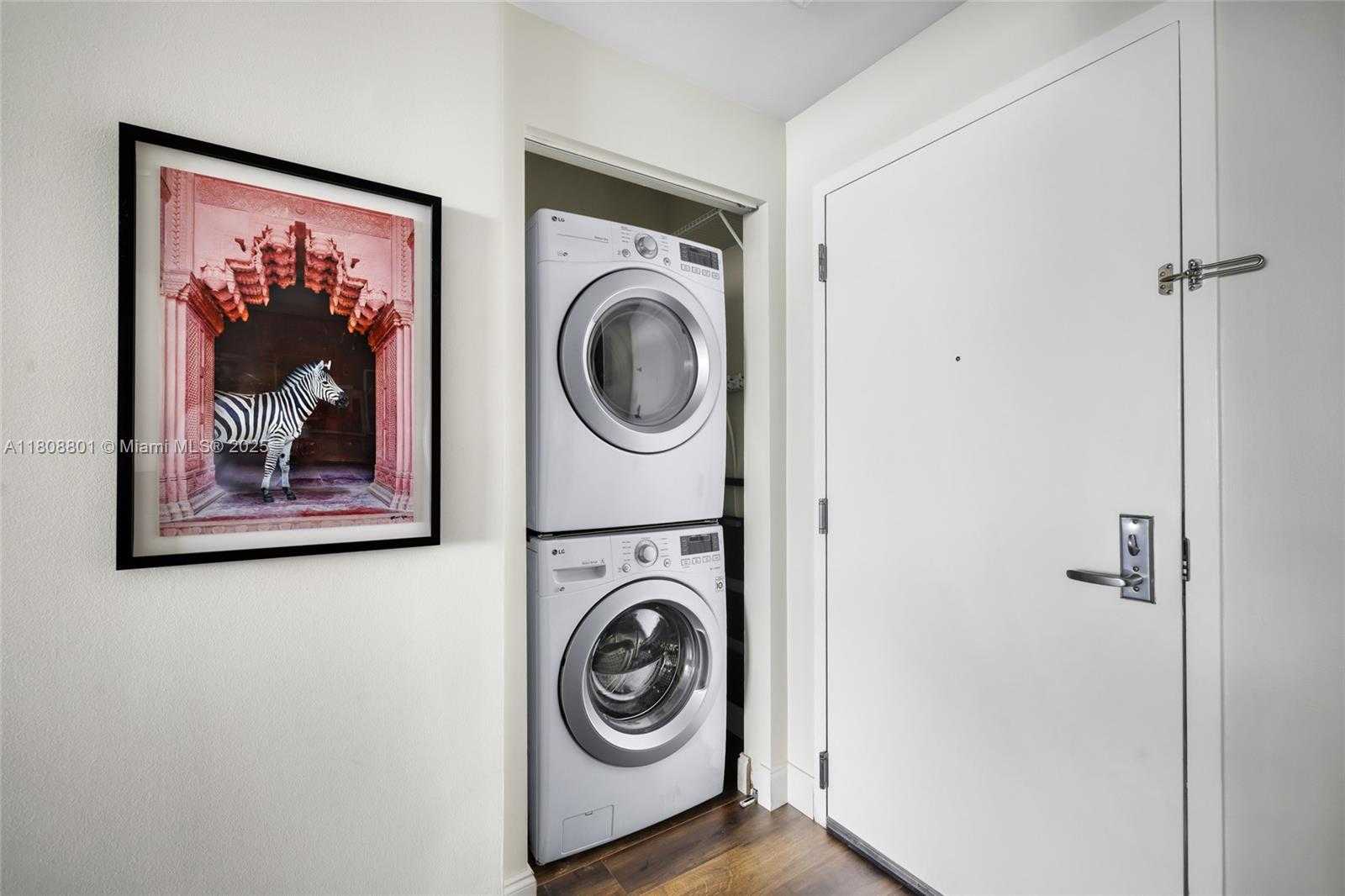 Small Image of 7901 HISPANOLA AVE #1605, North Bay Village Number 17