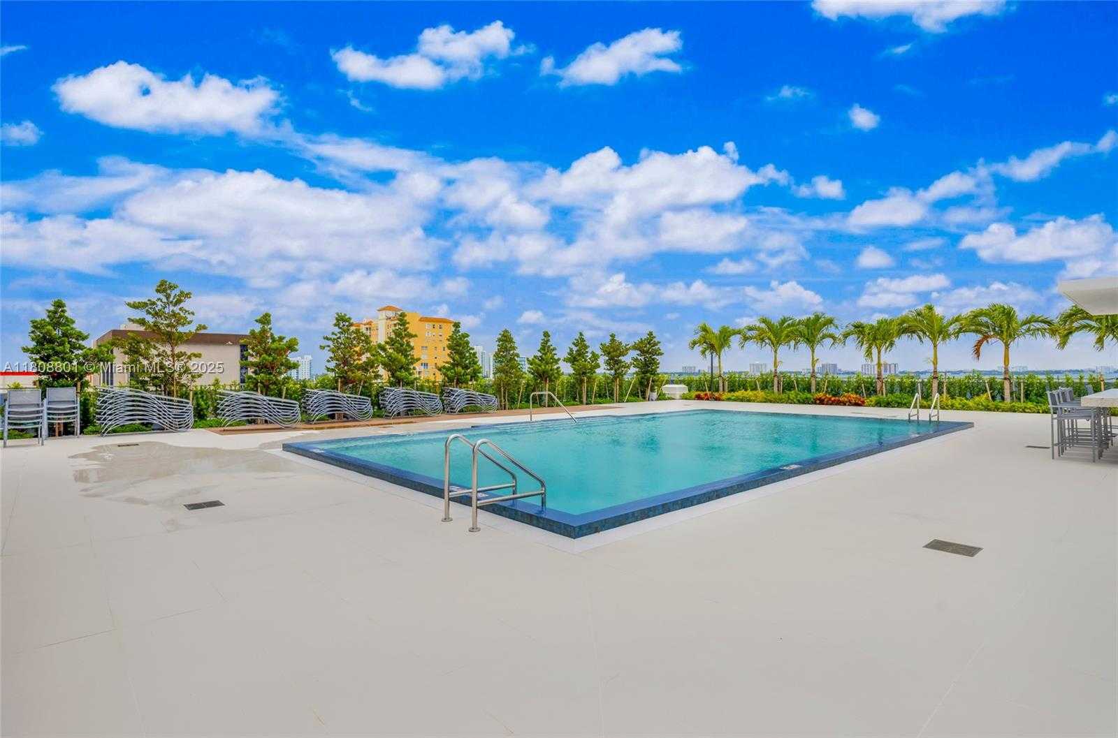 Small Image of 7901 HISPANOLA AVE #1605, North Bay Village Number 47