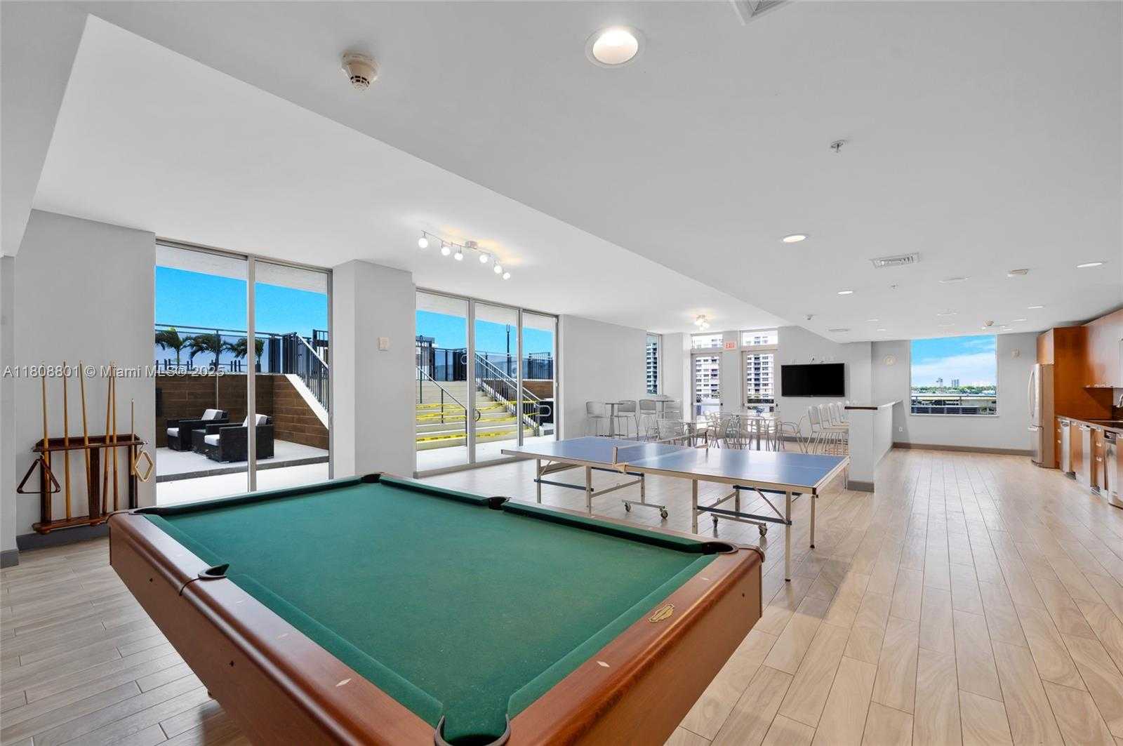 Small Image of 7901 HISPANOLA AVE #1605, North Bay Village Number 55