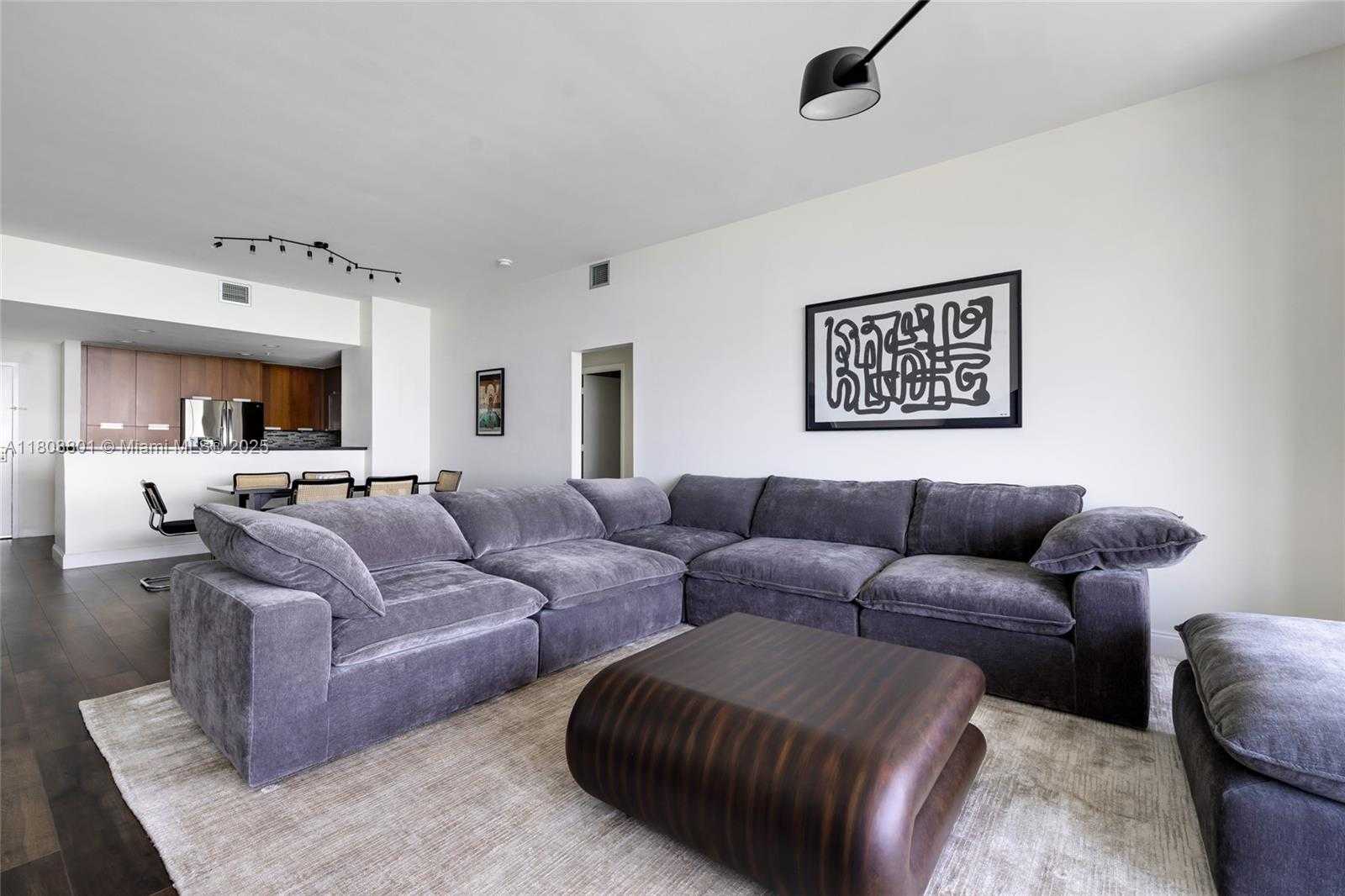 Small Image of 7901 HISPANOLA AVE #1605, North Bay Village Number 8