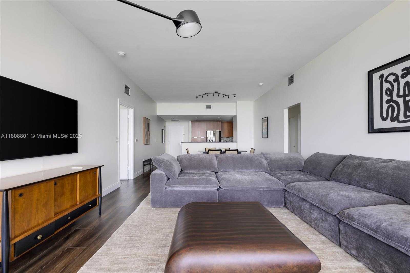 Small Image of 7901 HISPANOLA AVE #1605, North Bay Village Number 9