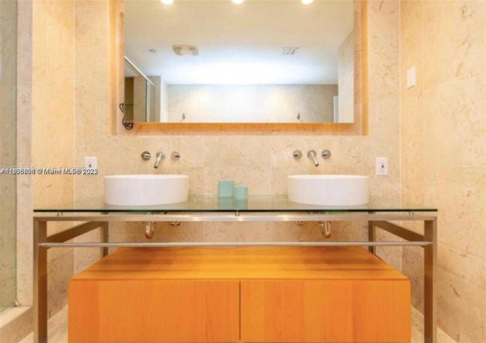 Small Image of 6000 COLLINS AVE #146, Miami Beach Number 12