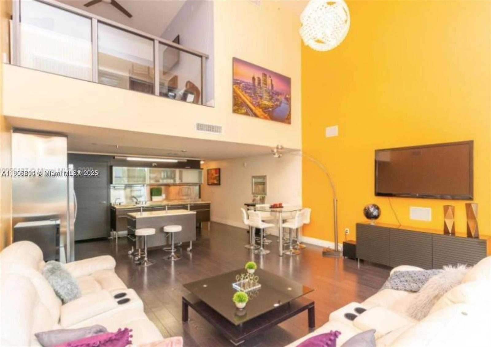 Small Image of 6000 COLLINS AVE #146, Miami Beach Number 2