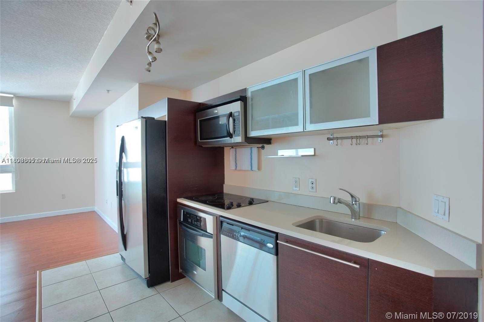 Small Image of 1900 NORTH BAYSHORE DR #2005, Miami Number 5