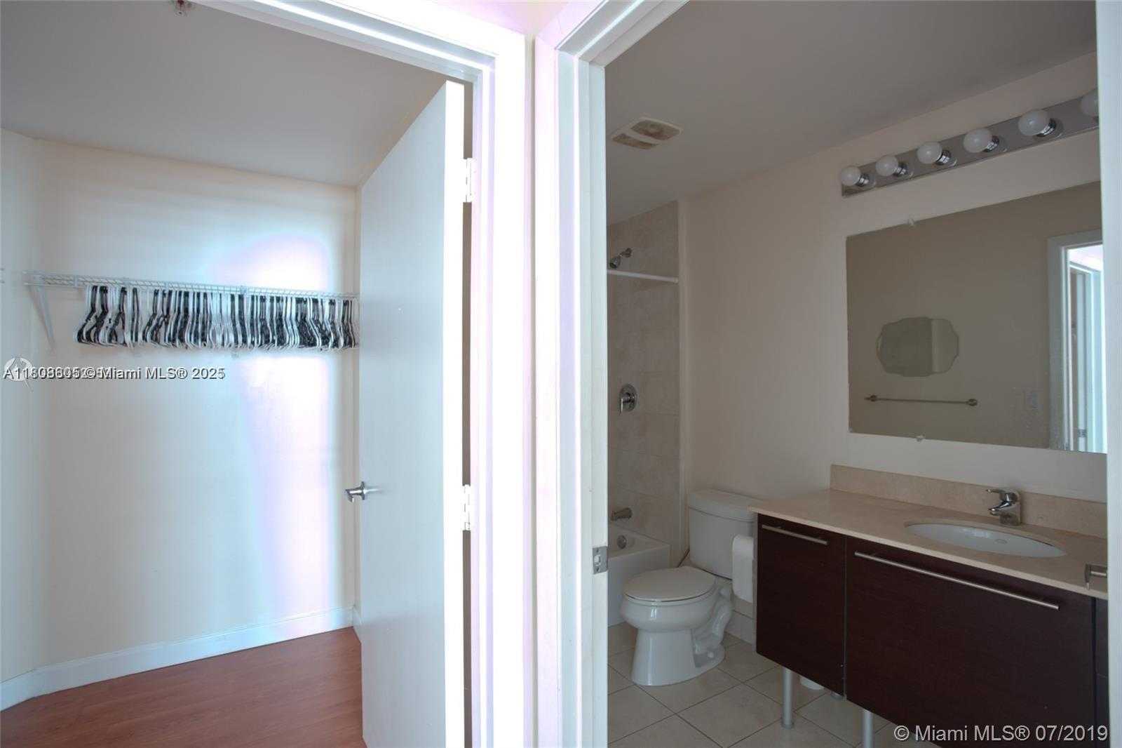 Small Image of 1900 NORTH BAYSHORE DR #2005, Miami Number 6