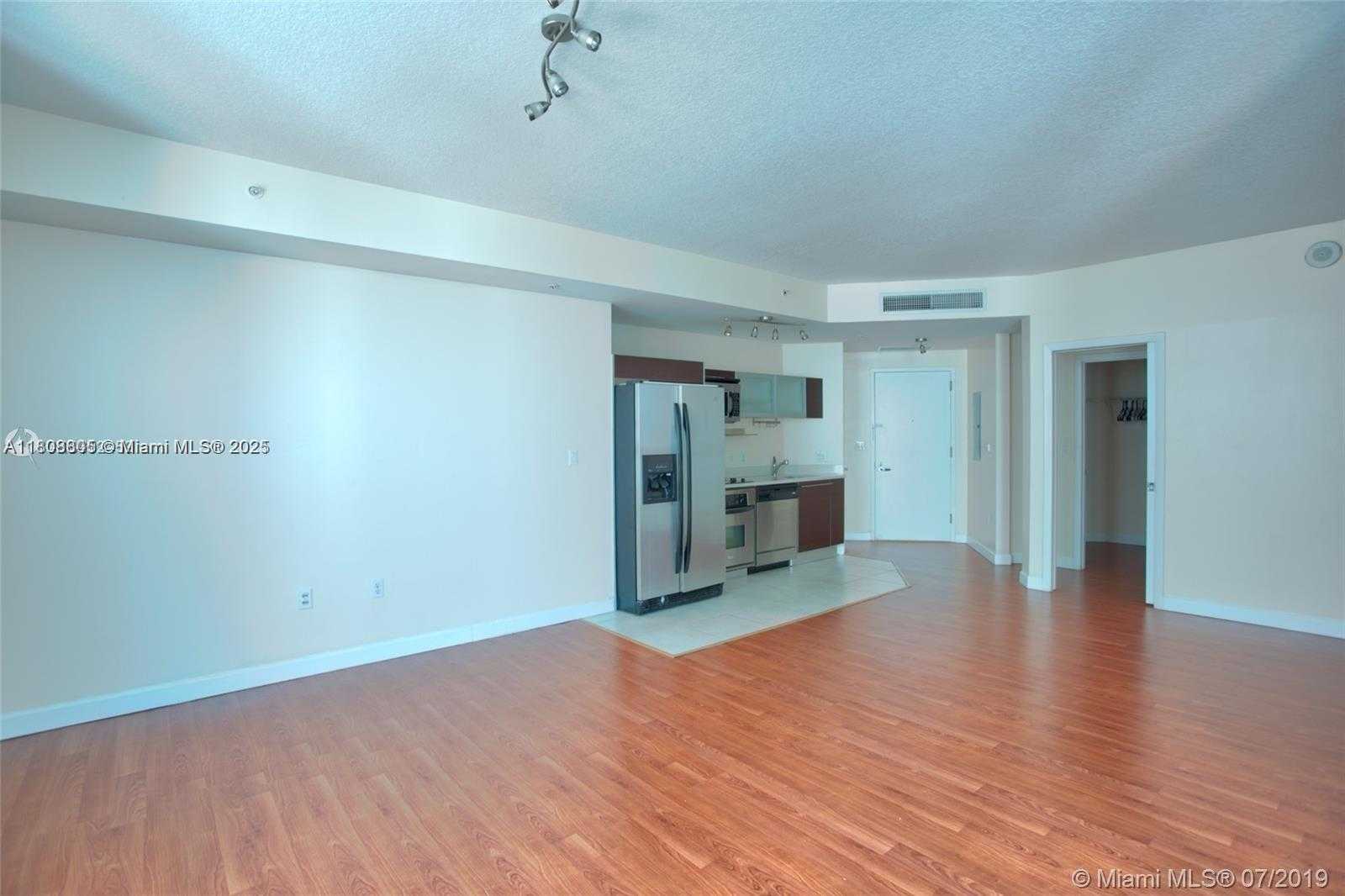 Small Image of 1900 NORTH BAYSHORE DR #2005, Miami Number 8