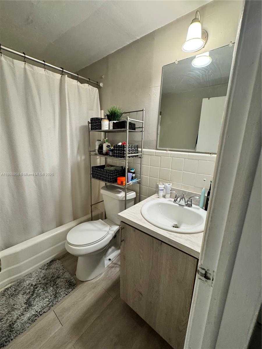 Small Image of 7311 GARY AVE #5, Miami Beach Number 10