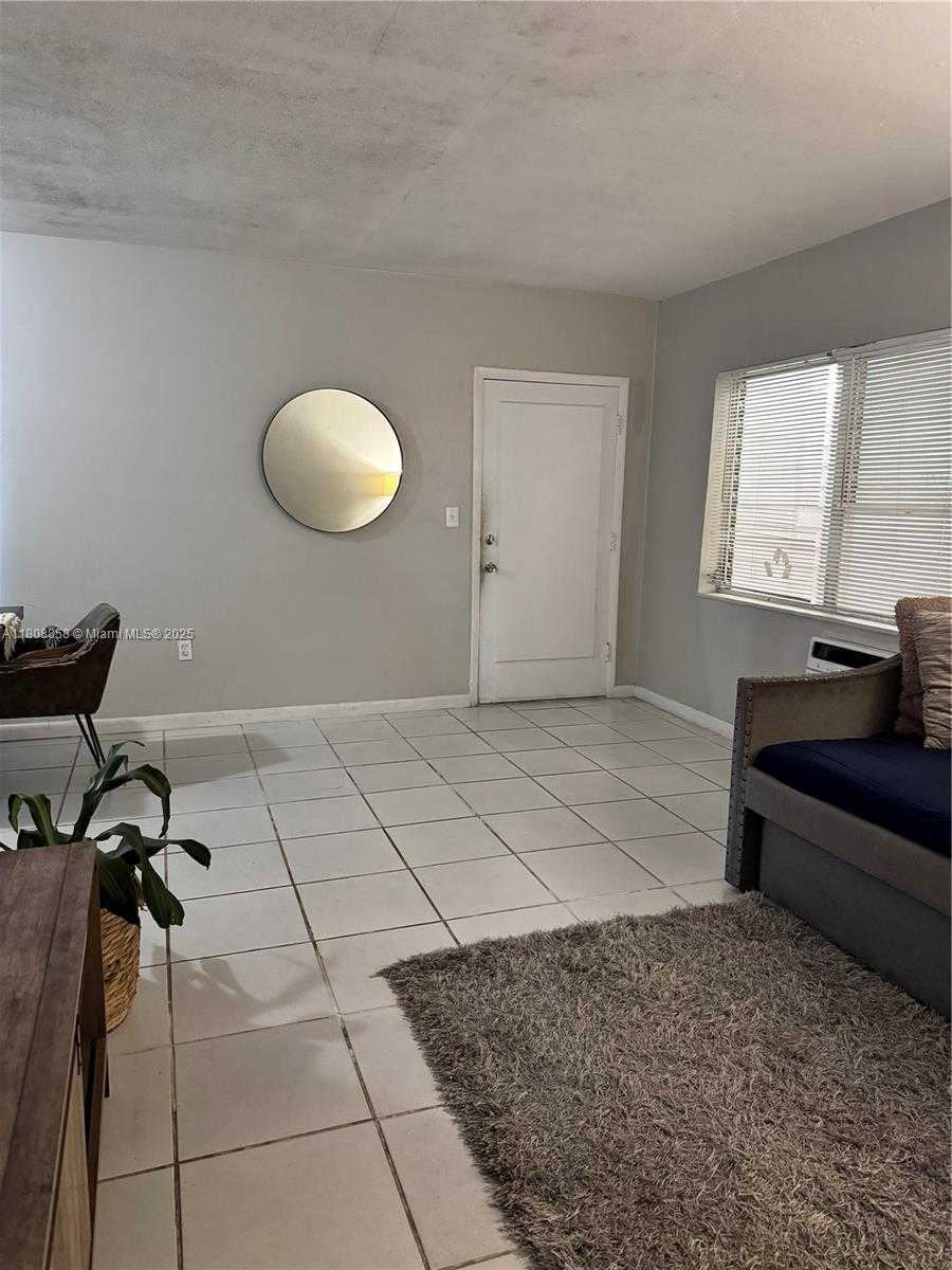 Small Image of 7311 GARY AVE #5, Miami Beach Number 5