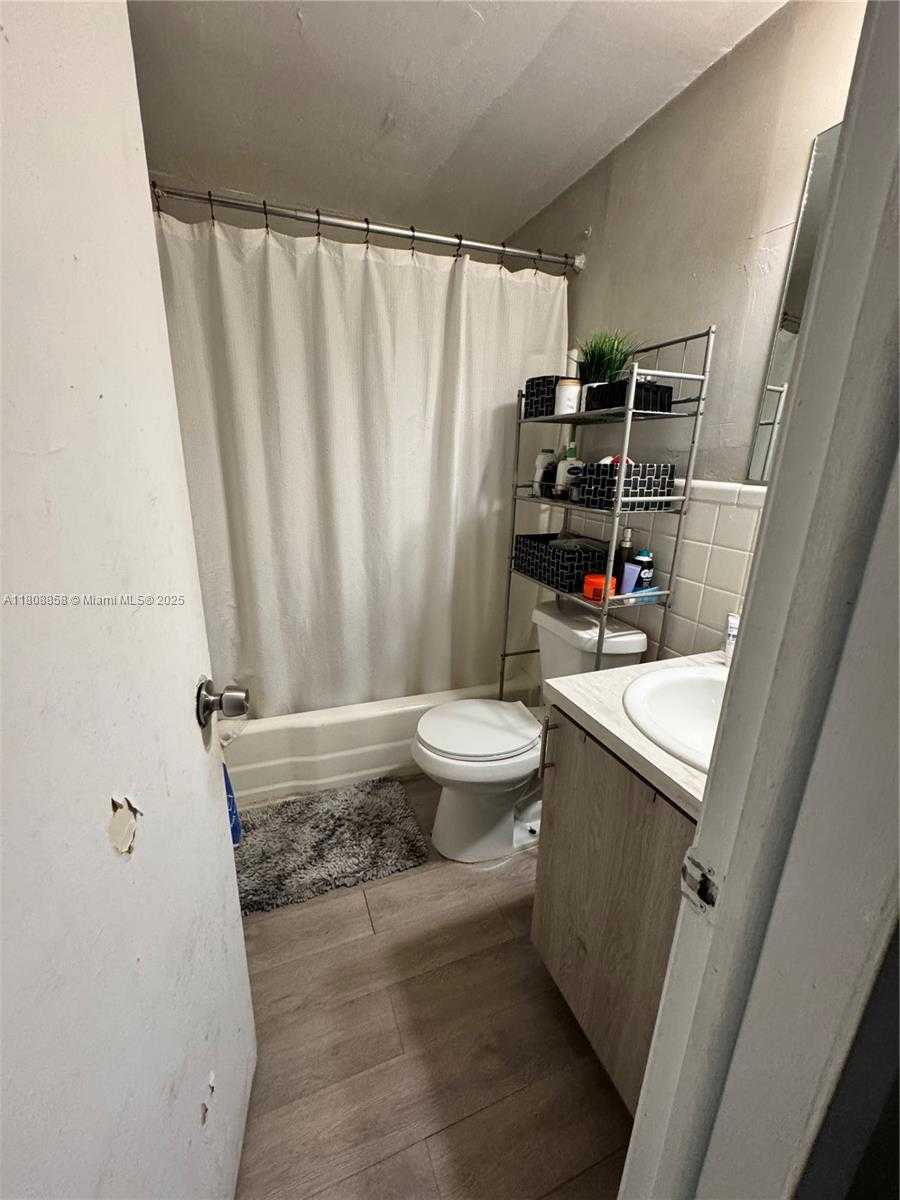 Small Image of 7311 GARY AVE #5, Miami Beach Number 9