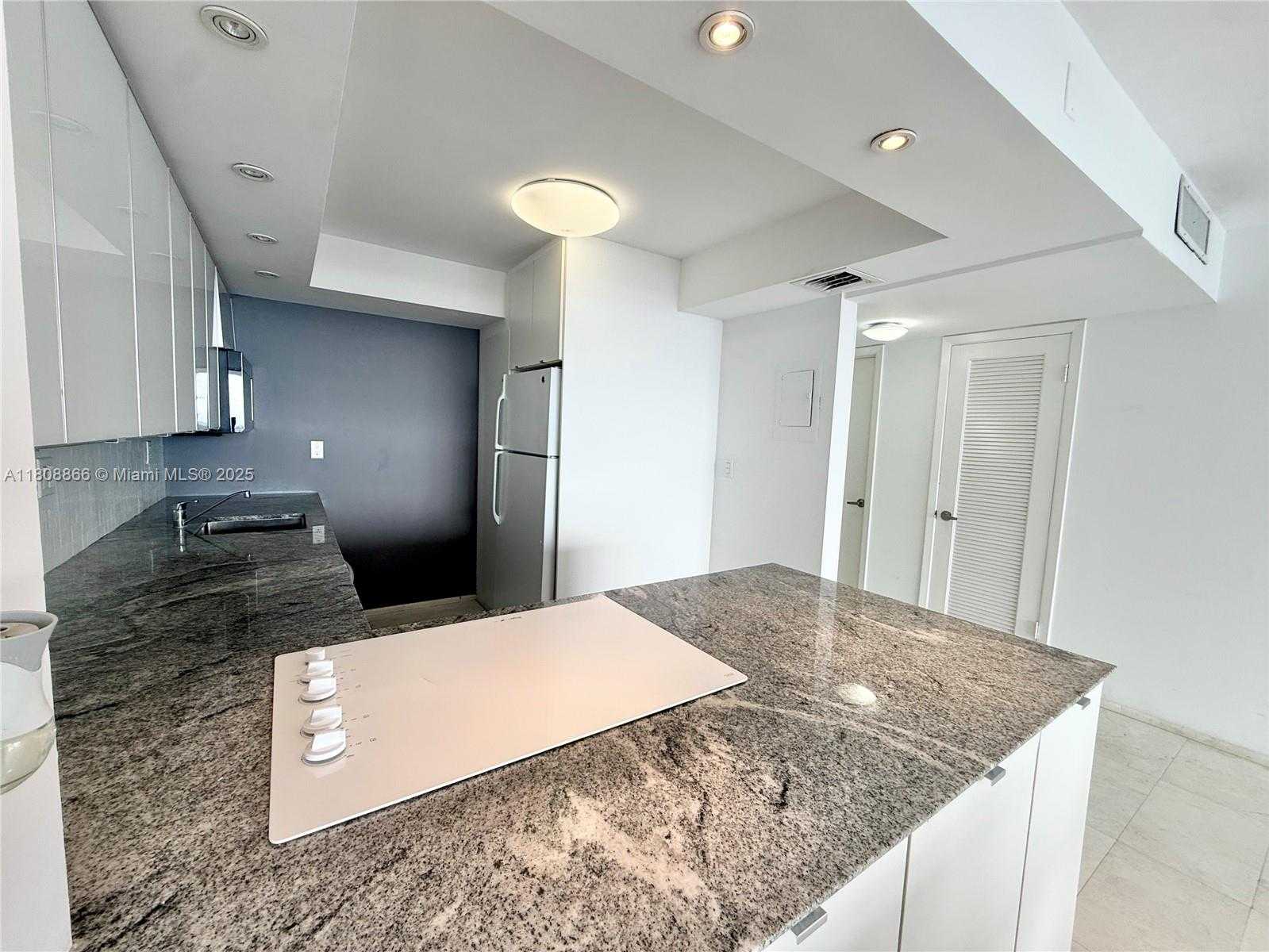 Small Image of 18071 BISCAYNE BLVD #1803, Aventura Number 16