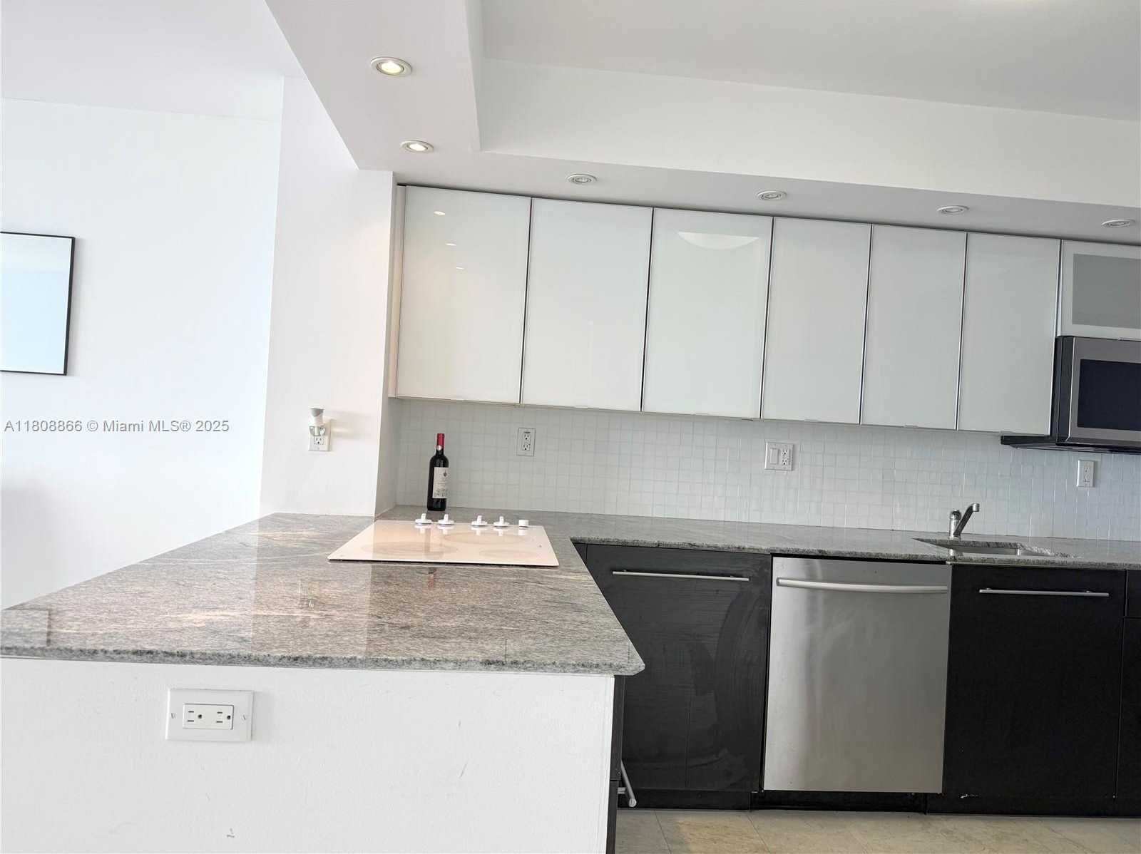 Small Image of 18071 BISCAYNE BLVD #1803, Aventura Number 17