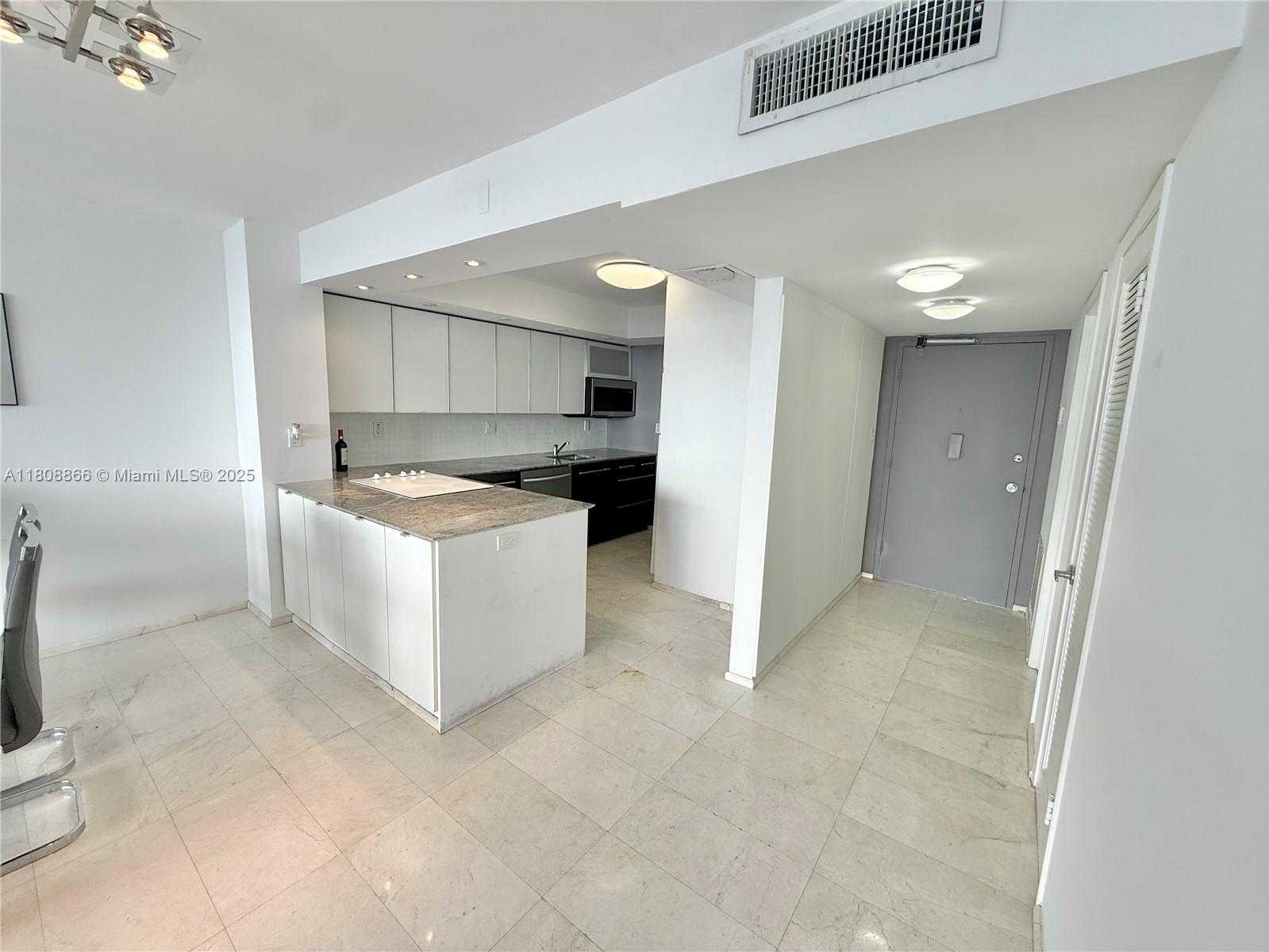 Small Image of 18071 BISCAYNE BLVD #1803, Aventura Number 19