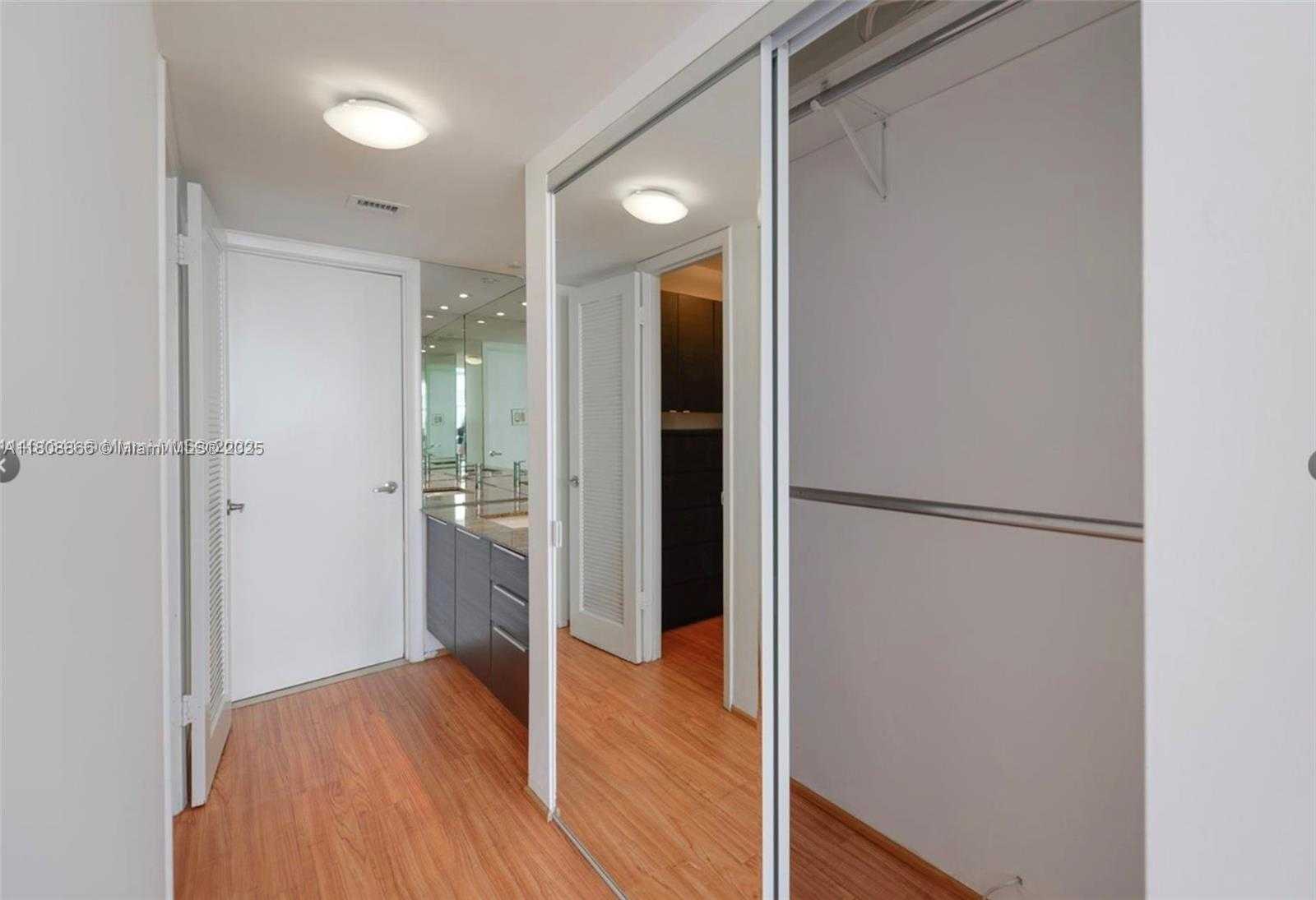 Small Image of 18071 BISCAYNE BLVD #1803, Aventura Number 8