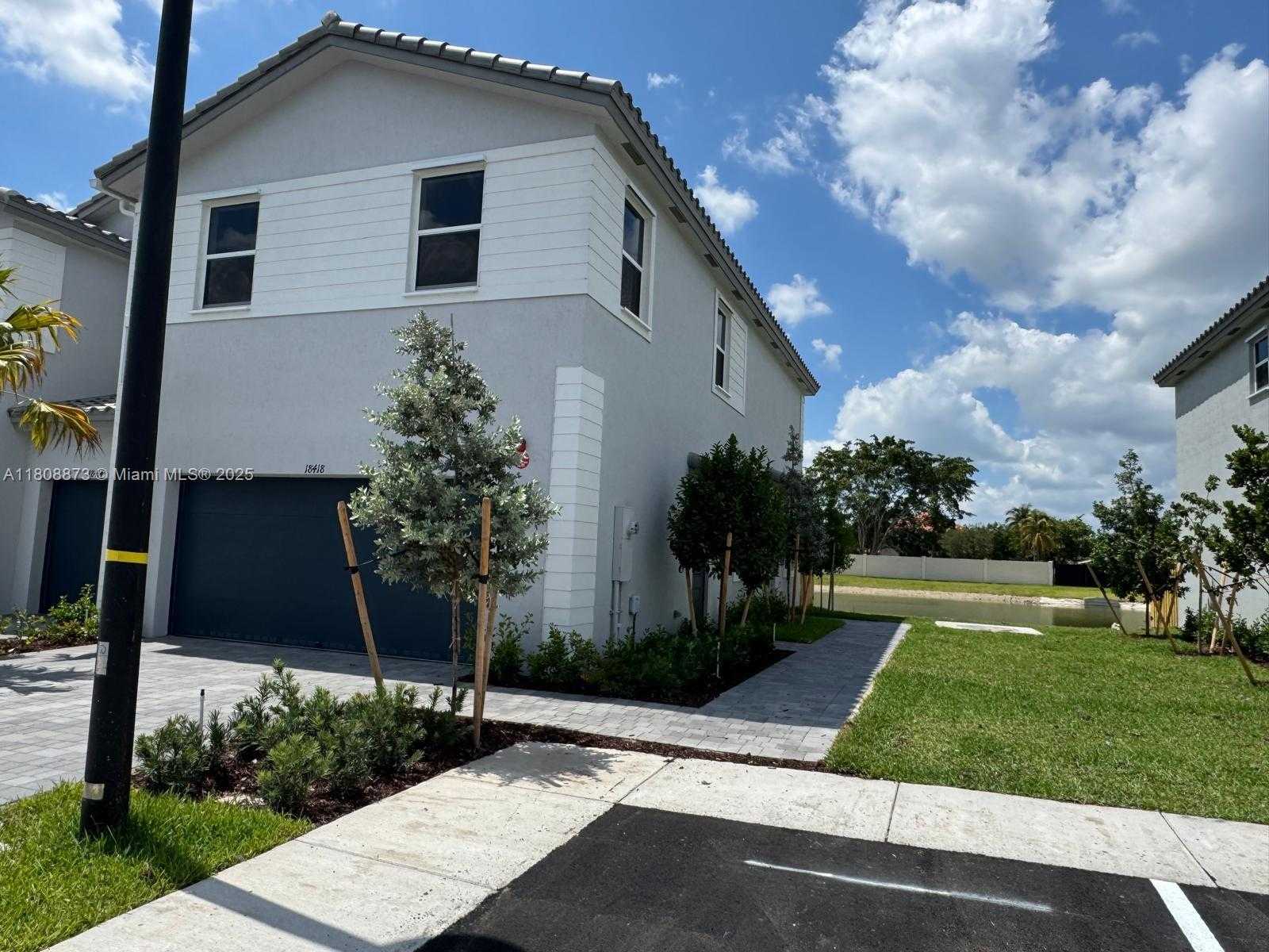 Small Image of 18418 SOUTH WEST 2ND ST, Pembroke Pines Number 2