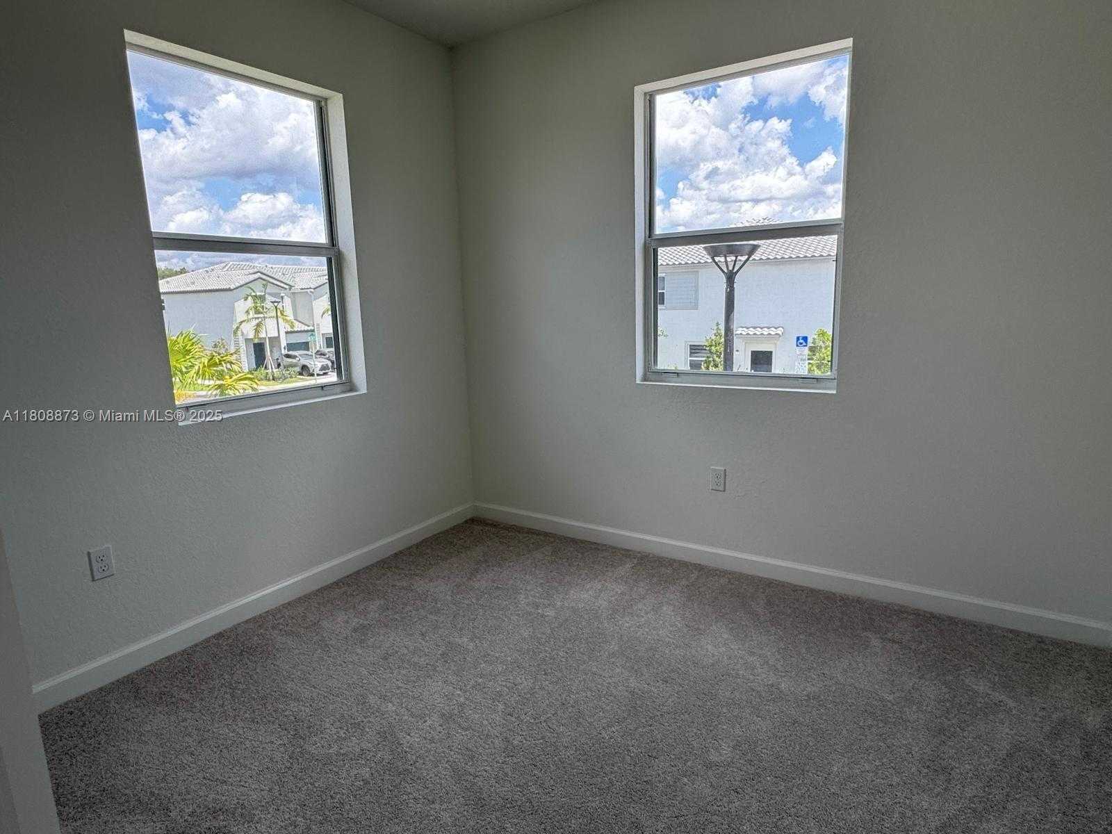 Small Image of 18418 SOUTH WEST 2ND ST, Pembroke Pines Number 6