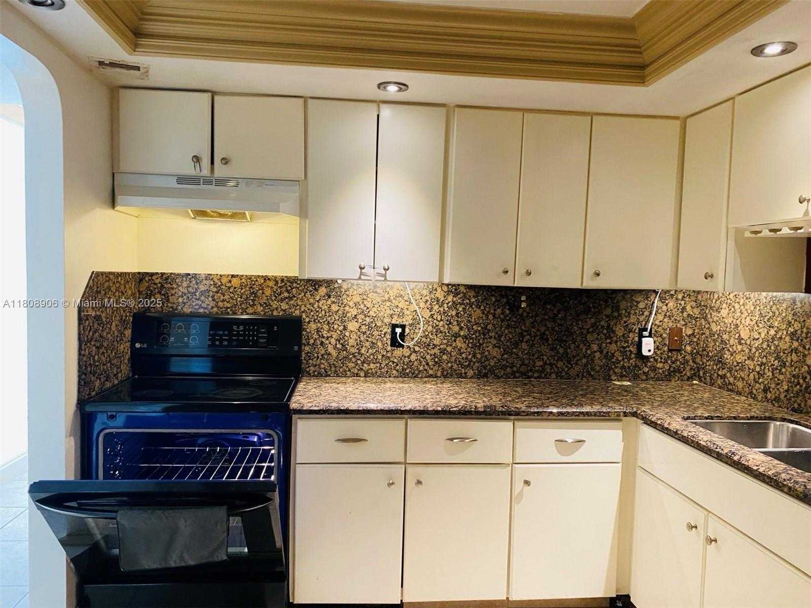 Small Image of 1351 NORTH EAST MIAMI GARDENS DR #1403E, Miami Number 2