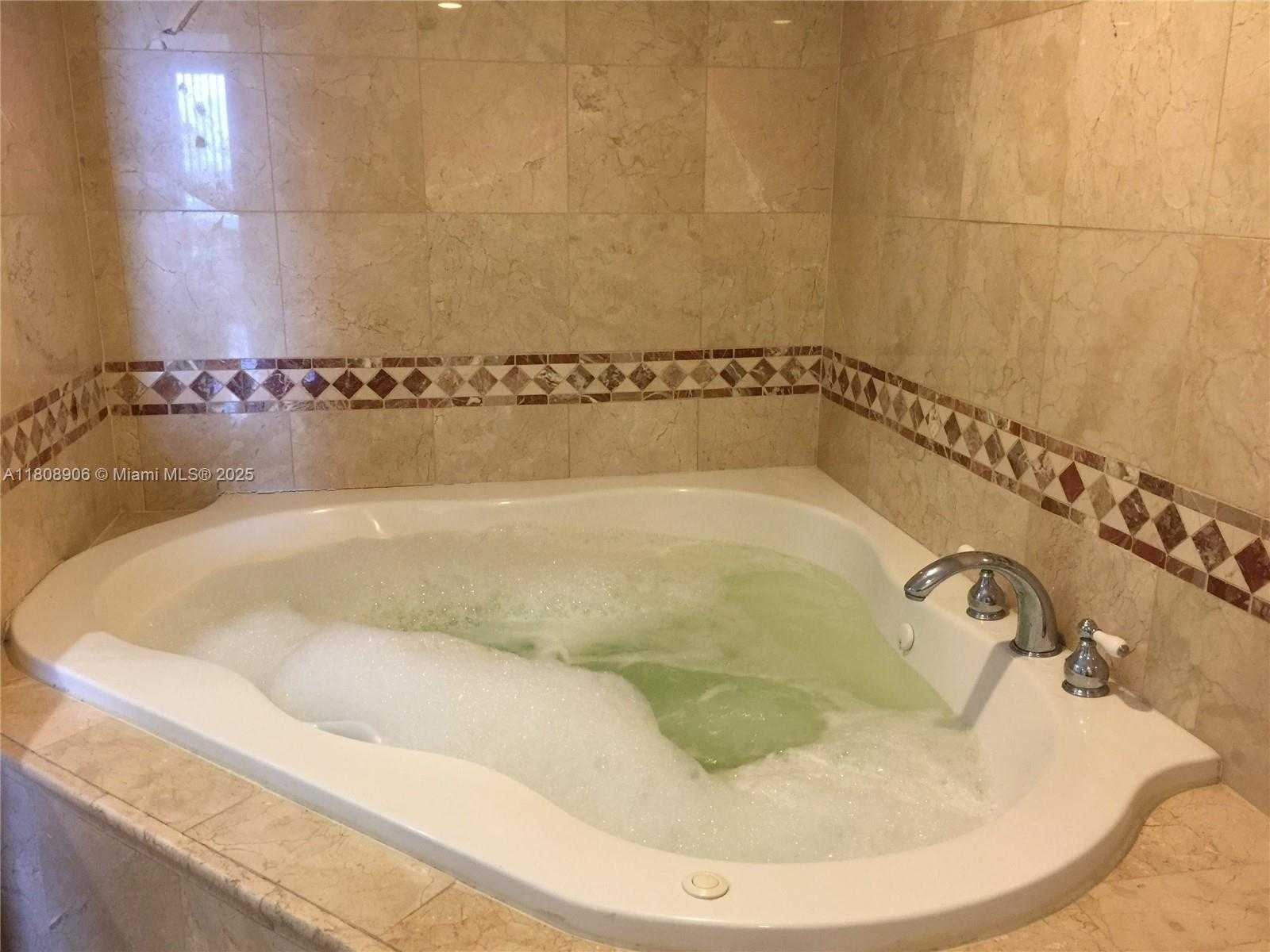 Small Image of 1351 NORTH EAST MIAMI GARDENS DR #1403E, Miami Number 5