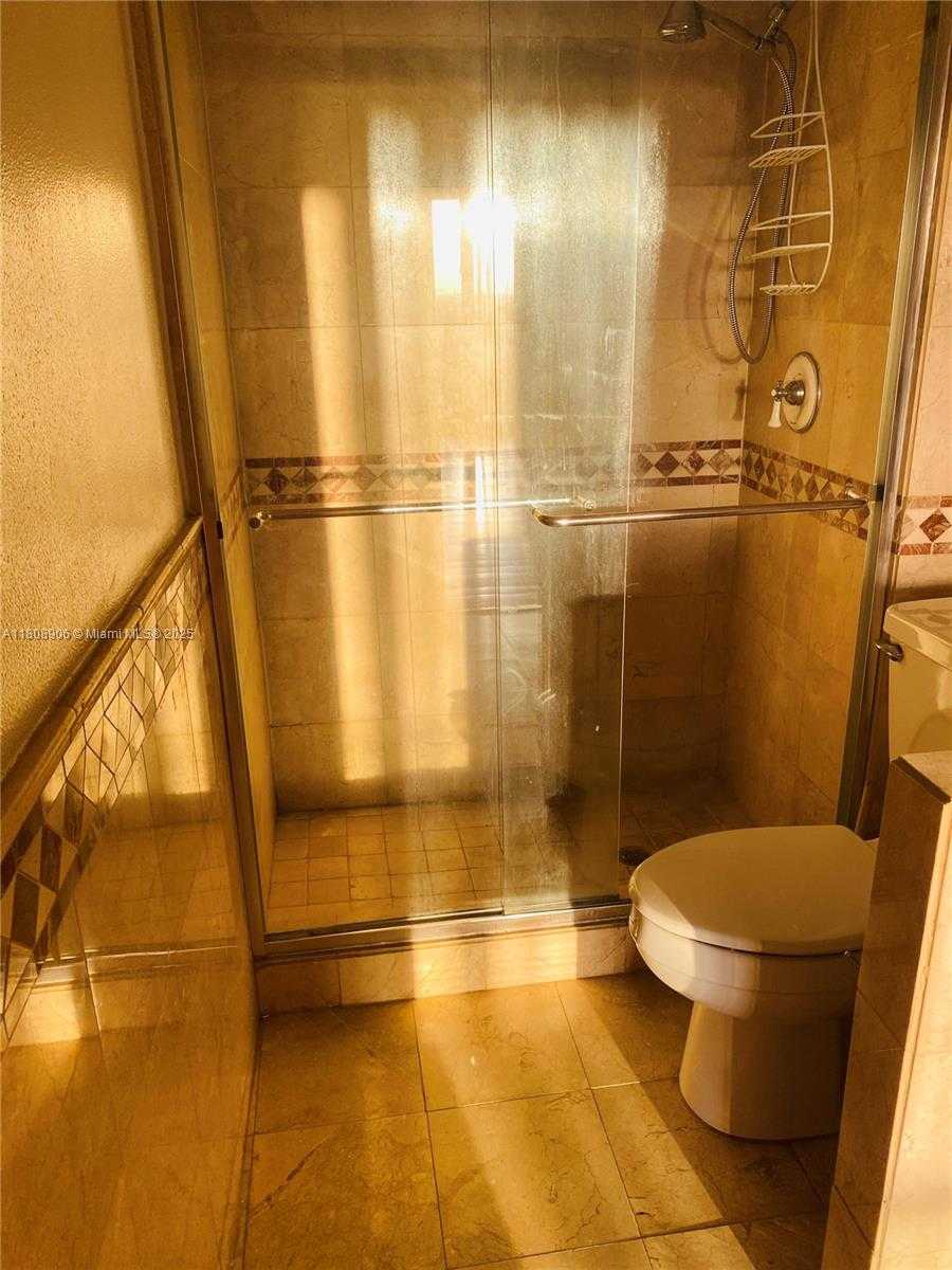 Small Image of 1351 NORTH EAST MIAMI GARDENS DR #1403E, Miami Number 6
