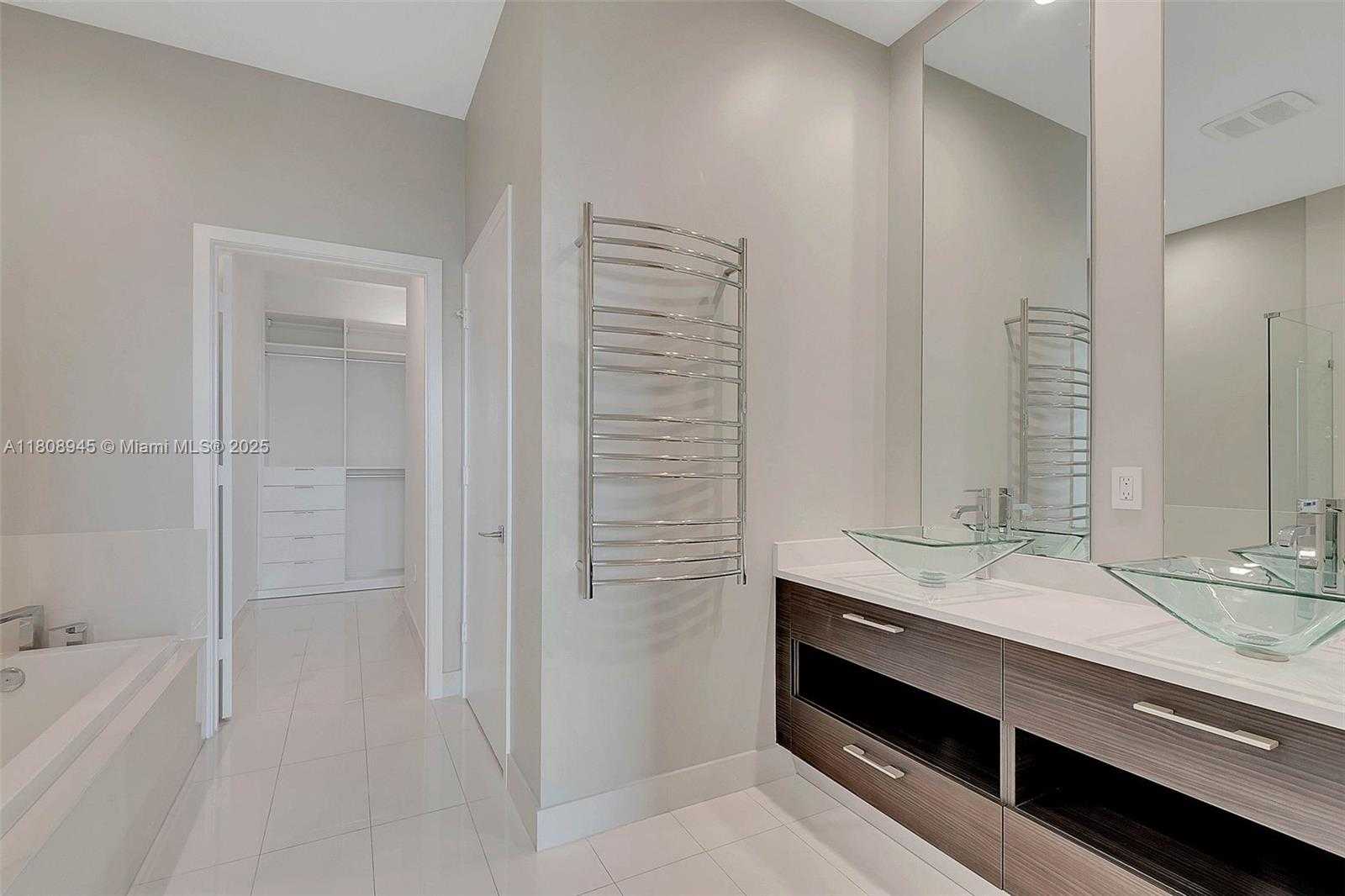Small Image of 45 SOUTH WEST 9TH ST #4509, Miami Number 11