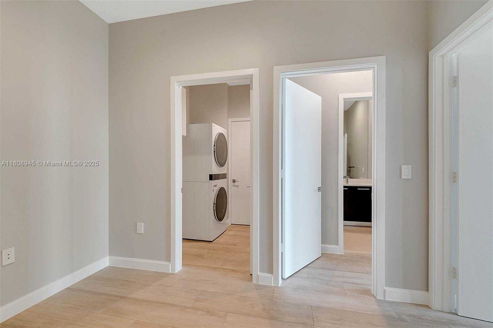 Small Image of 45 SOUTH WEST 9TH ST #4509, Miami Number 14