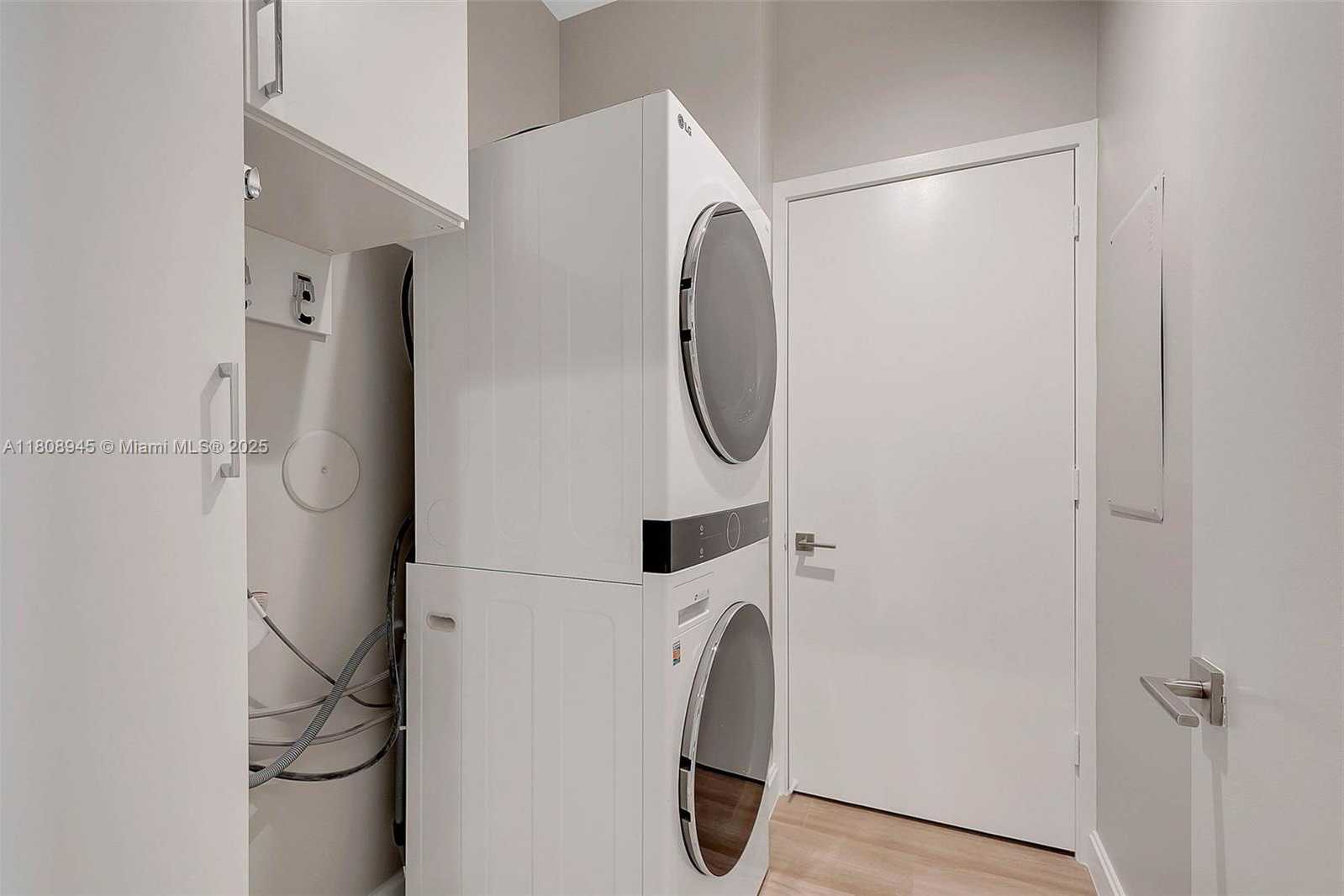 Small Image of 45 SOUTH WEST 9TH ST #4509, Miami Number 15