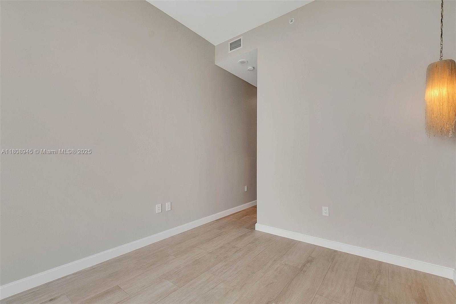 Small Image of 45 SOUTH WEST 9TH ST #4509, Miami Number 20