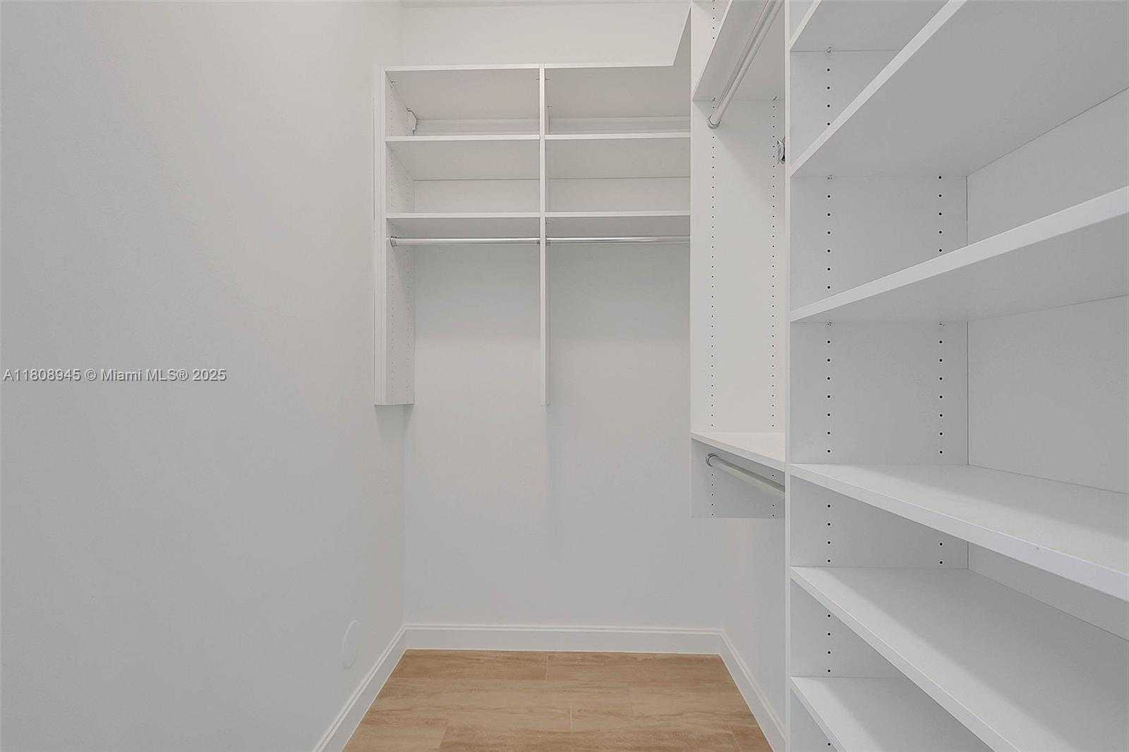 Small Image of 45 SOUTH WEST 9TH ST #4509, Miami Number 21