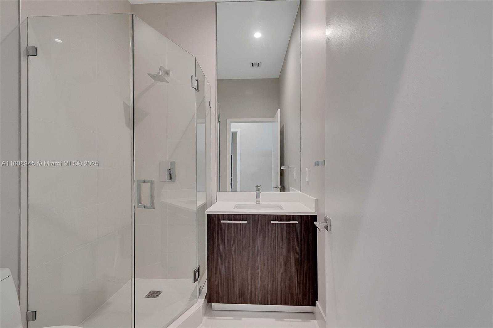 Small Image of 45 SOUTH WEST 9TH ST #4509, Miami Number 22