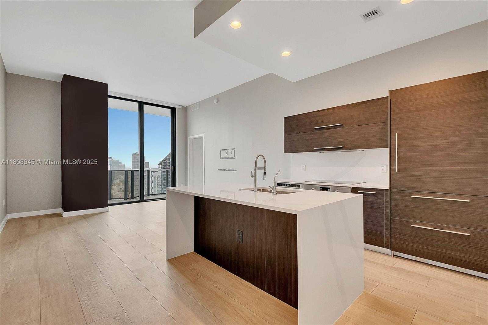 Small Image of 45 SOUTH WEST 9TH ST #4509, Miami Number 4